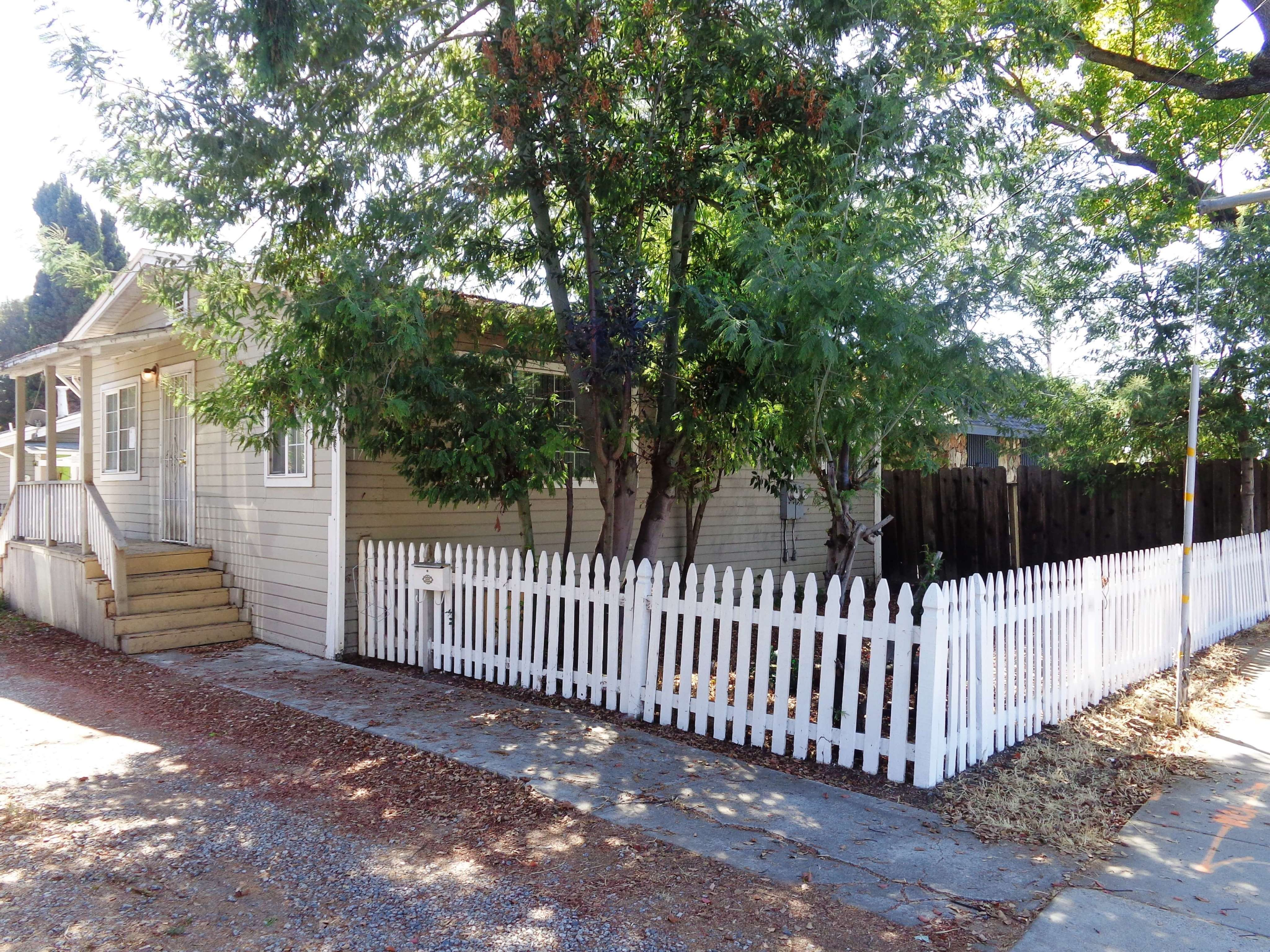 1717 B St. - Exterior