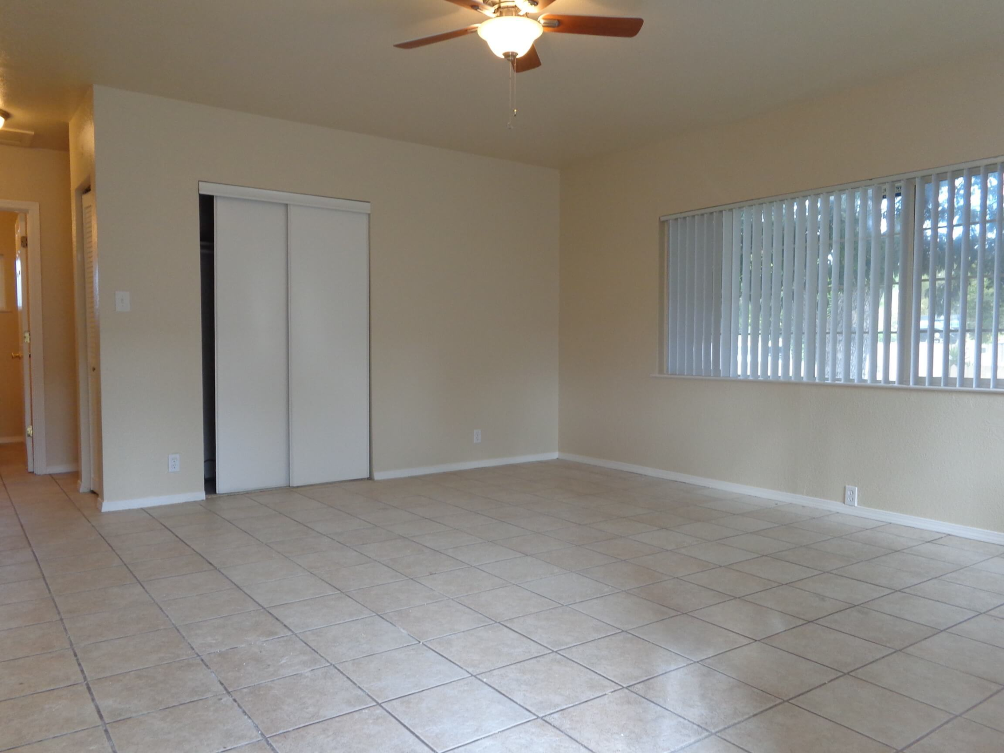 1717 B St. - Living Room