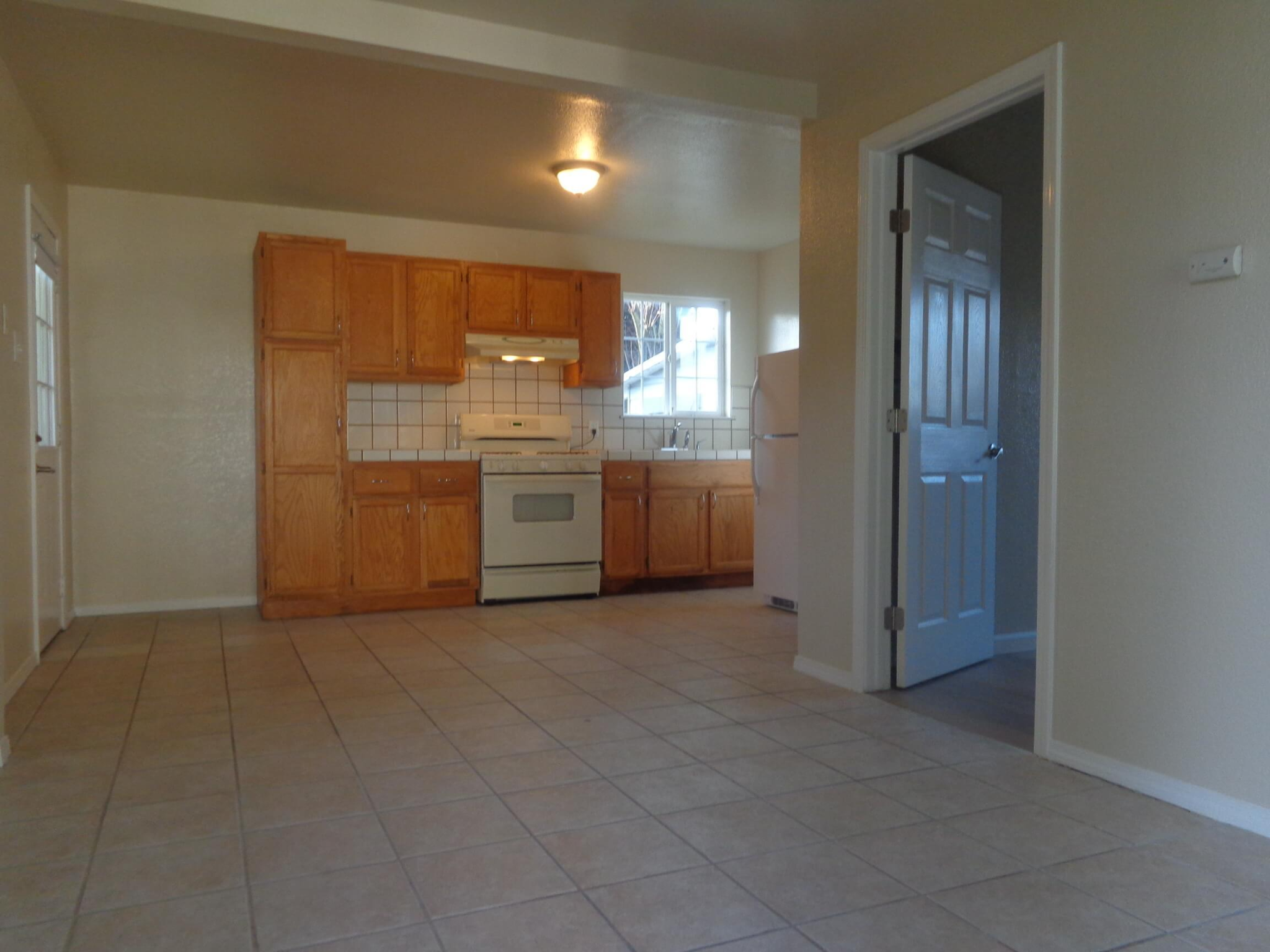 1719 B St. - Living Room
