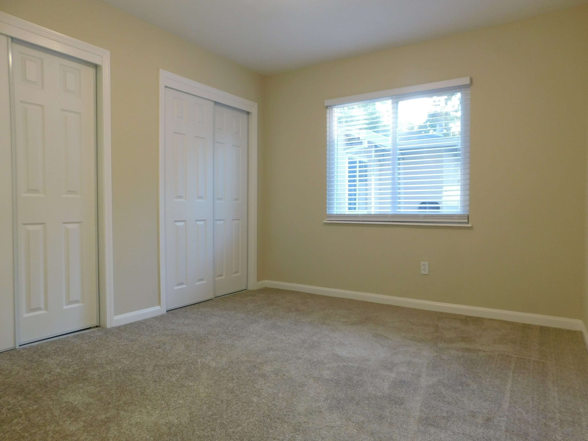 890 W. Tennyson Rd.