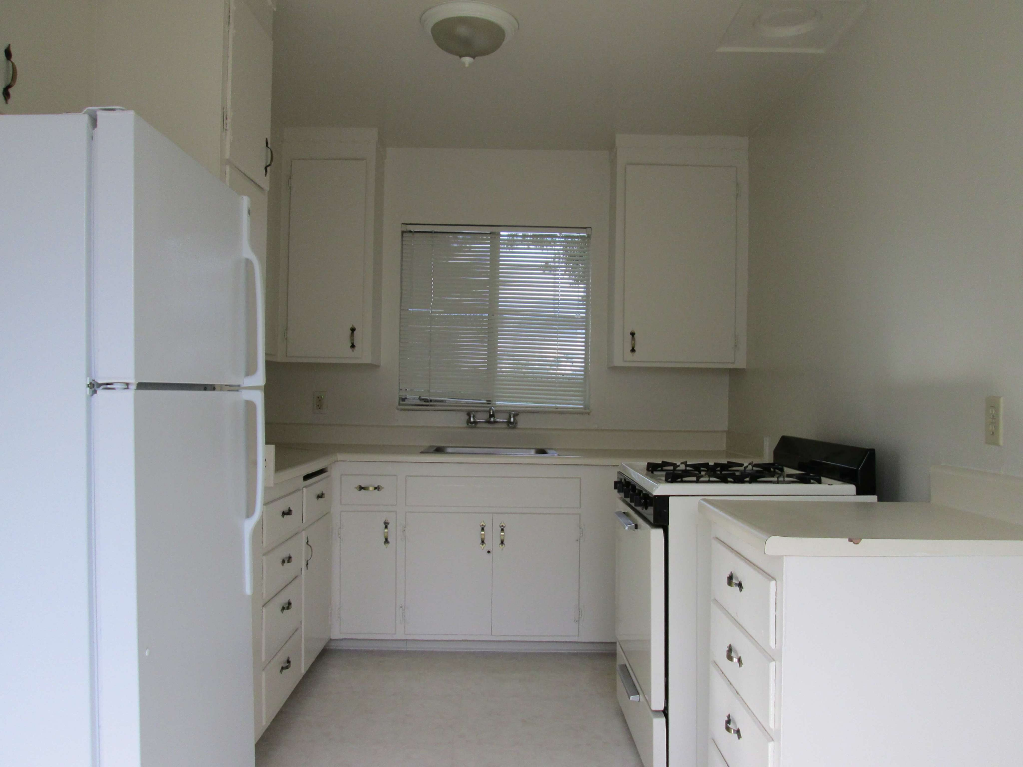 896 W. Tennyson Rd.