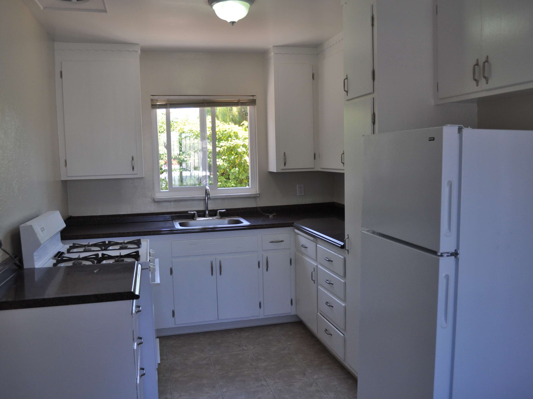 898 W. Tennyson Rd.