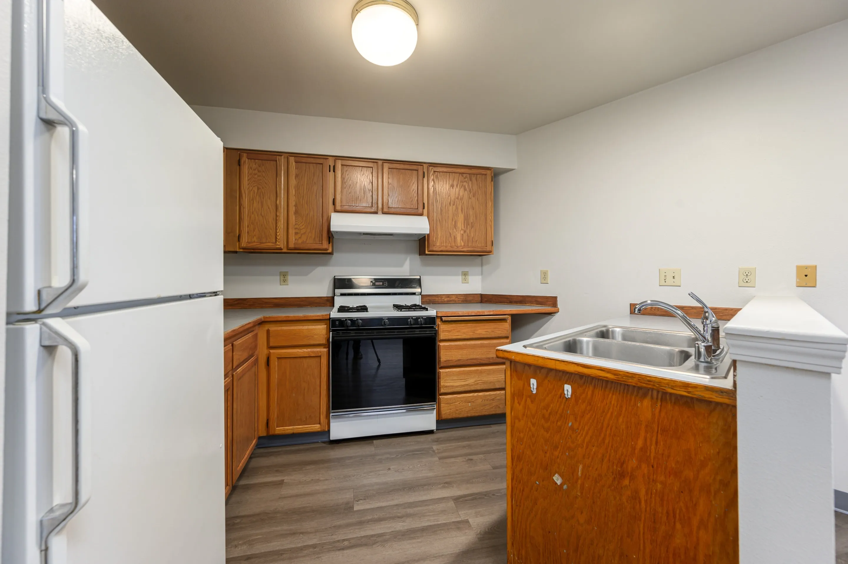 2-Bed 1-Bath Kitchen