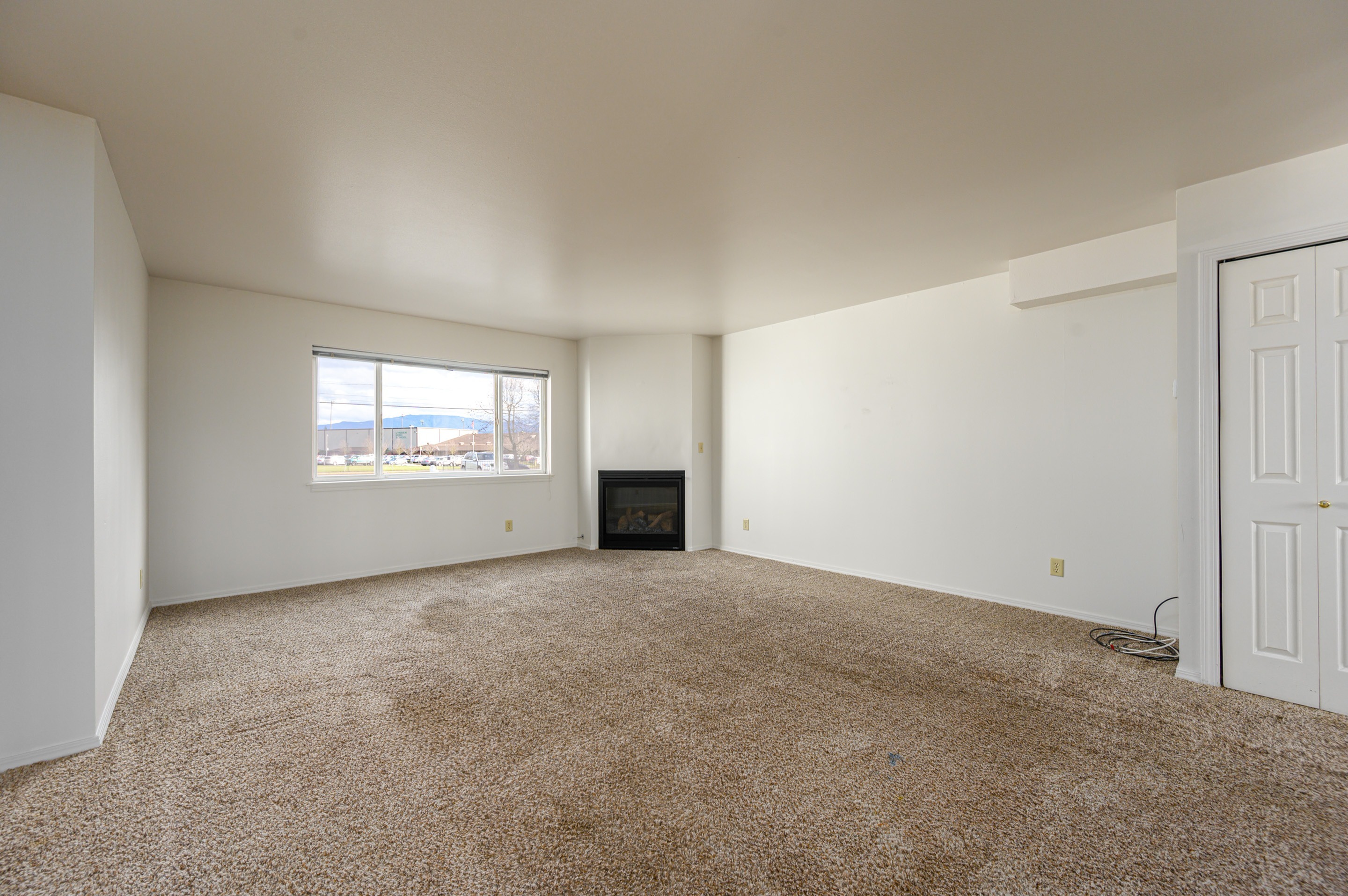 3-Bed 2-Bath Living Room