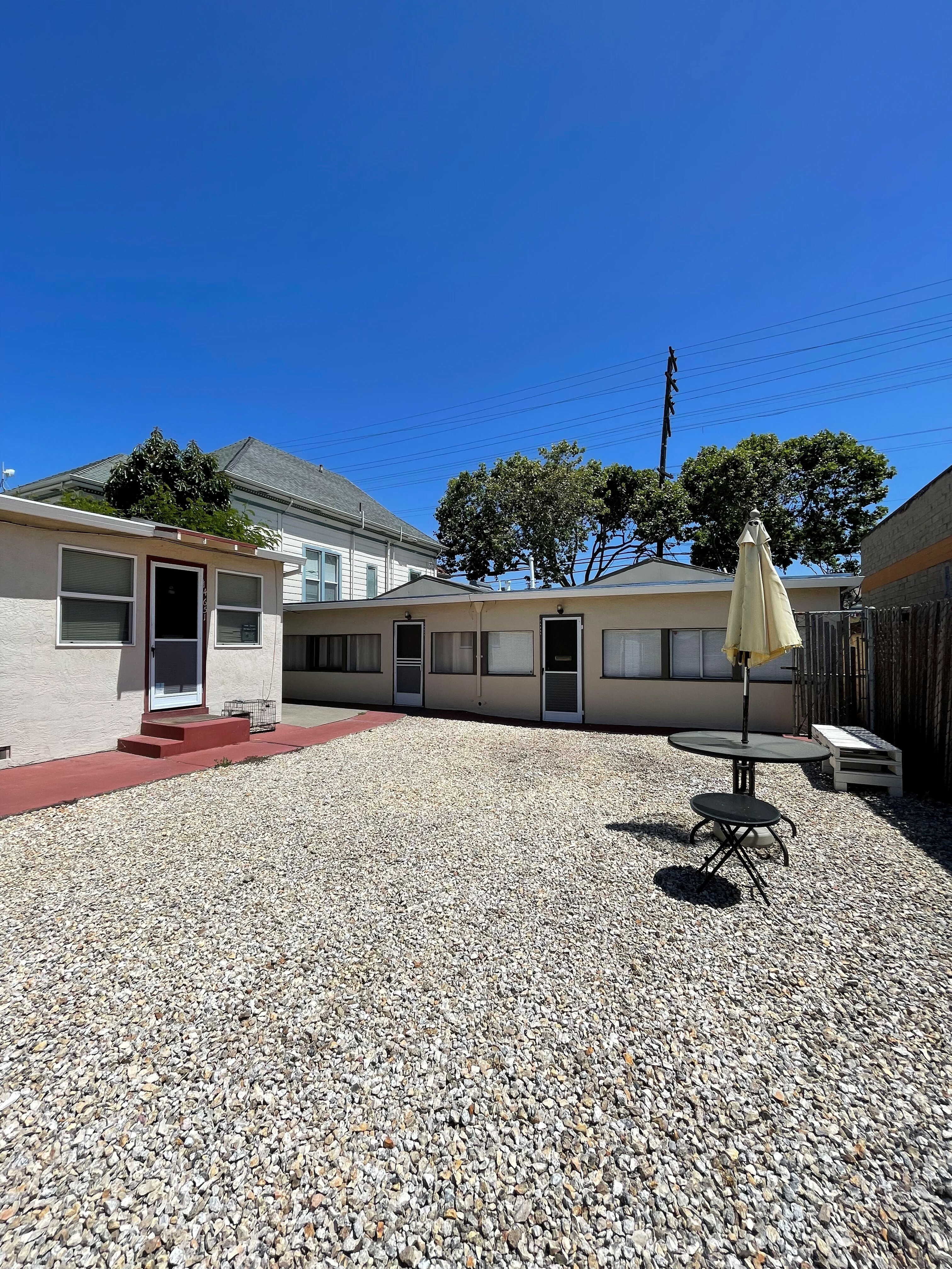 14649 Exterior