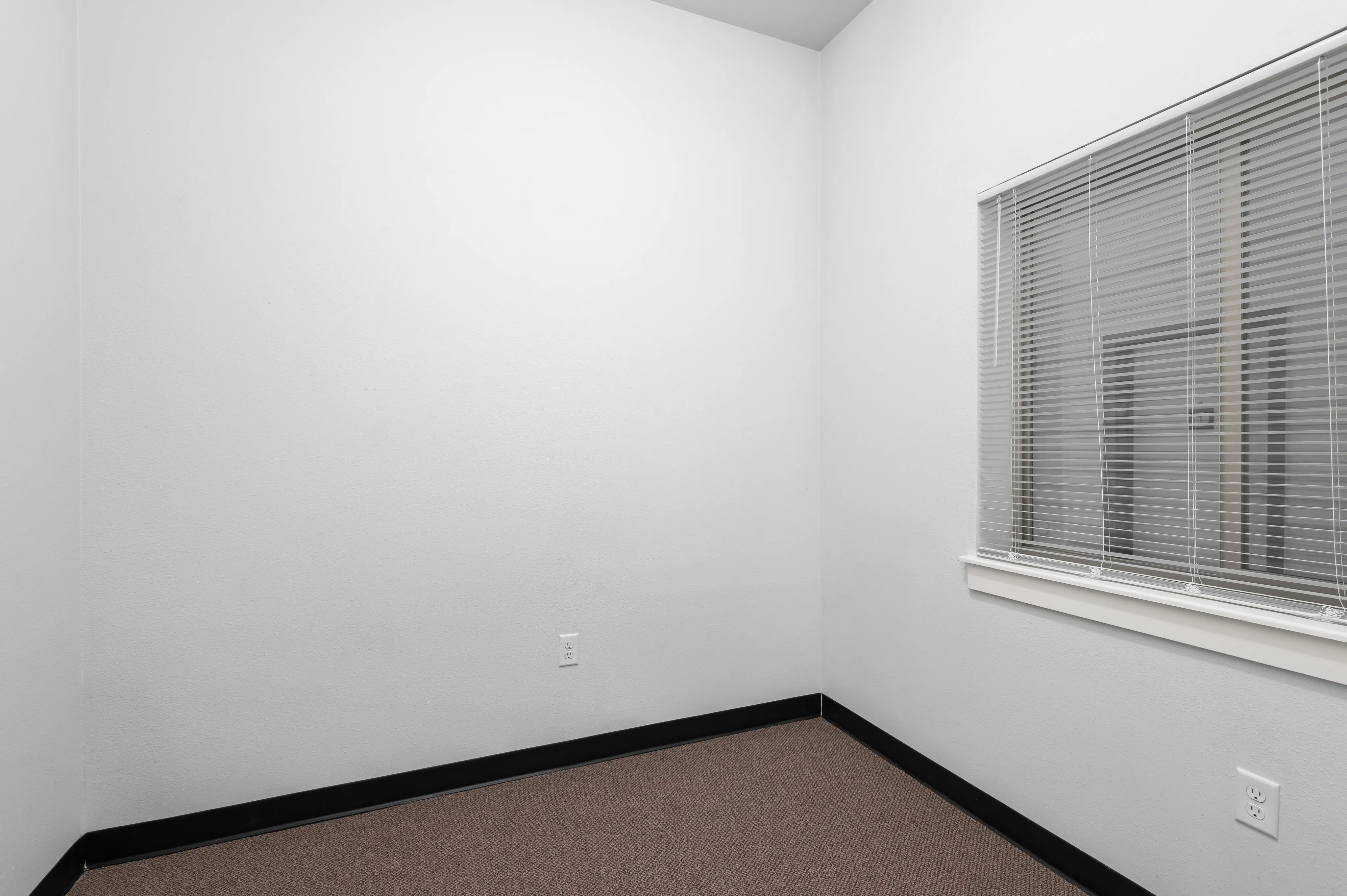 MW2-2 Bonus Room Office