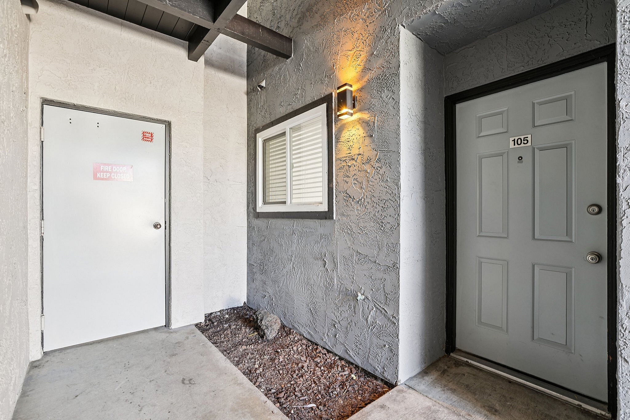 Interior 2x2