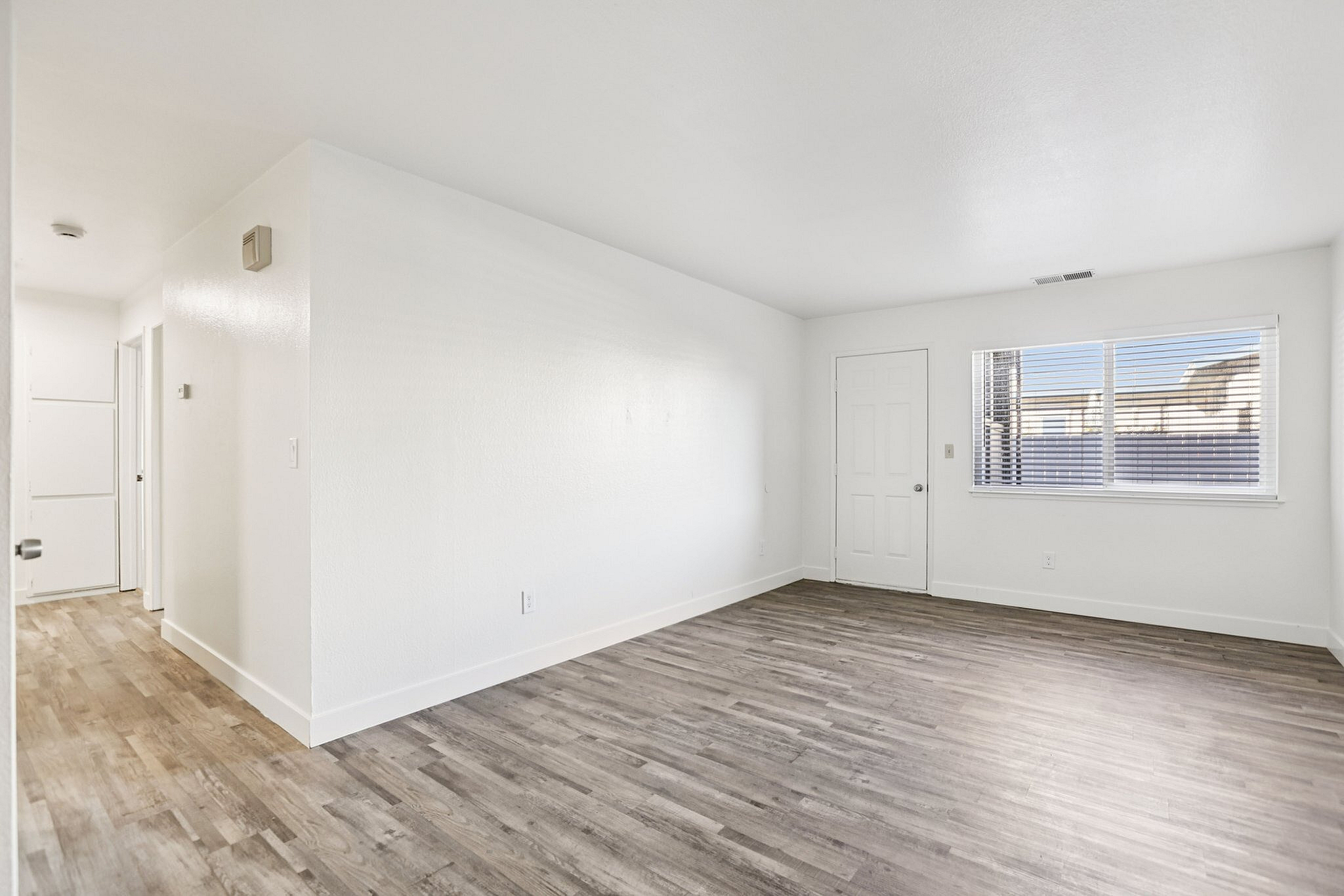 Interior 2x2