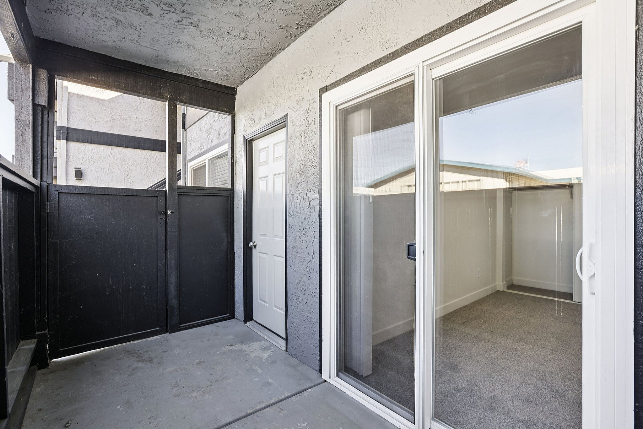 Interior 2x2