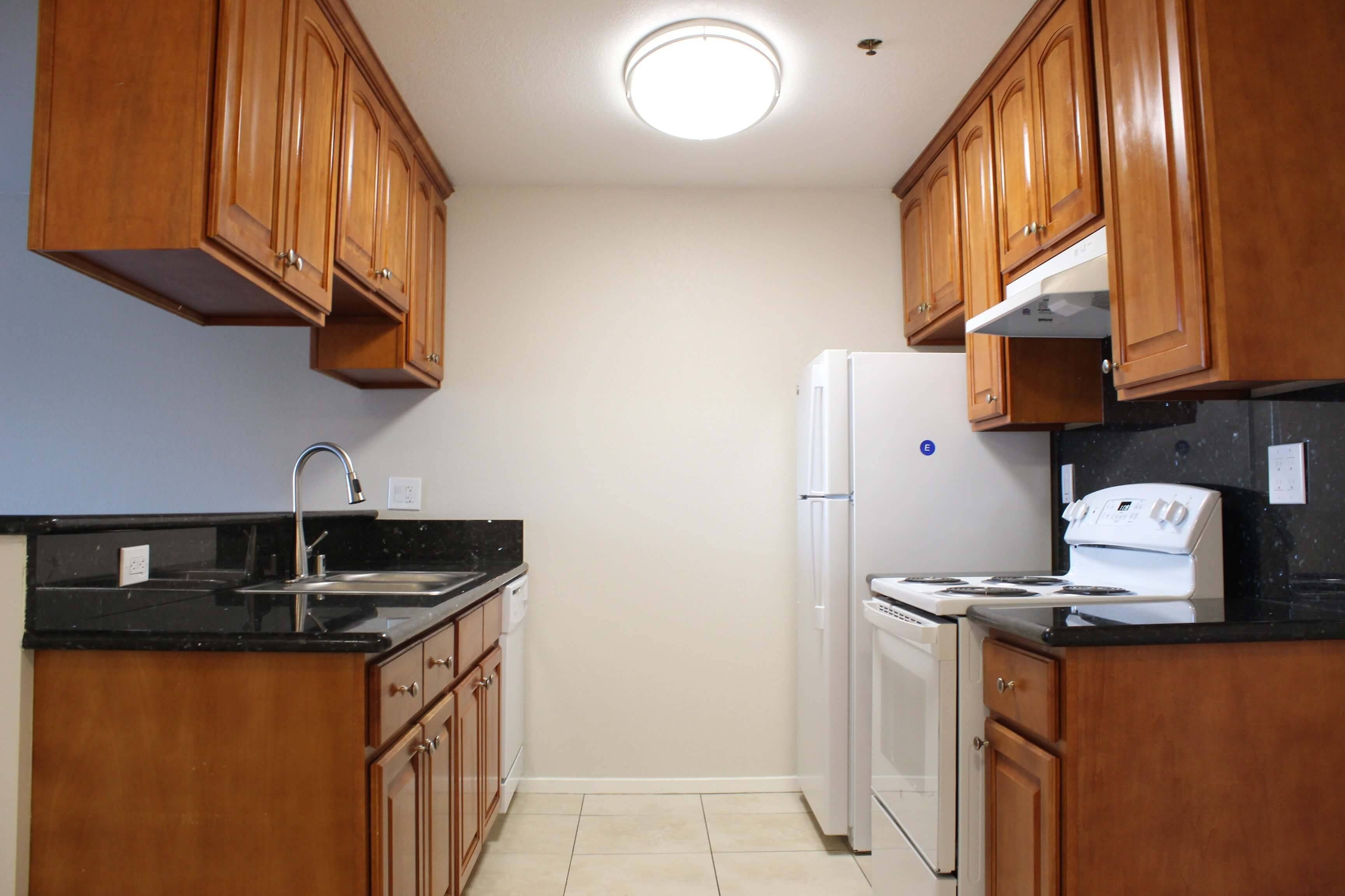 2x2 2 Bed Apartment Sunhill Apartments