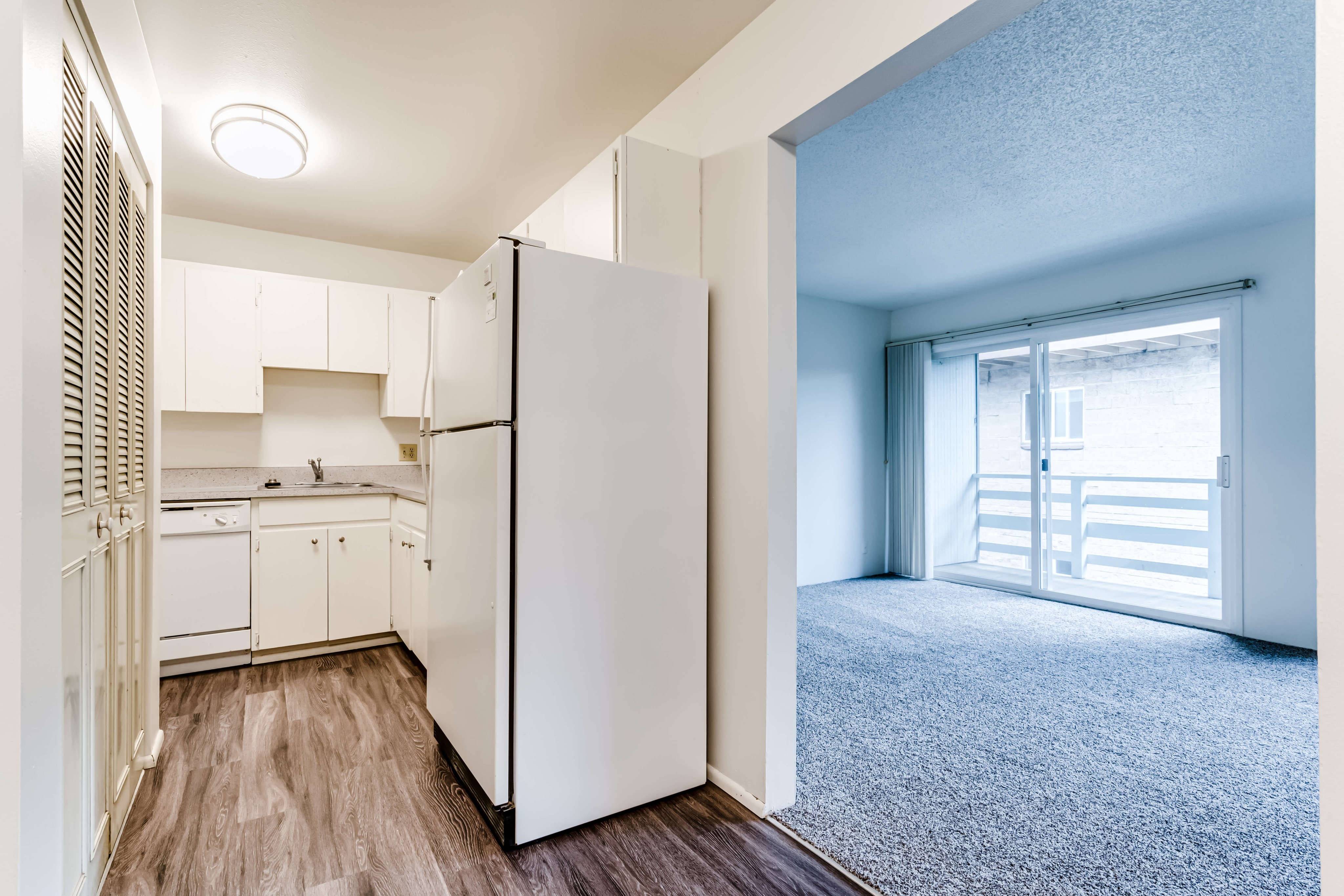 2x1 Kitchen/Living