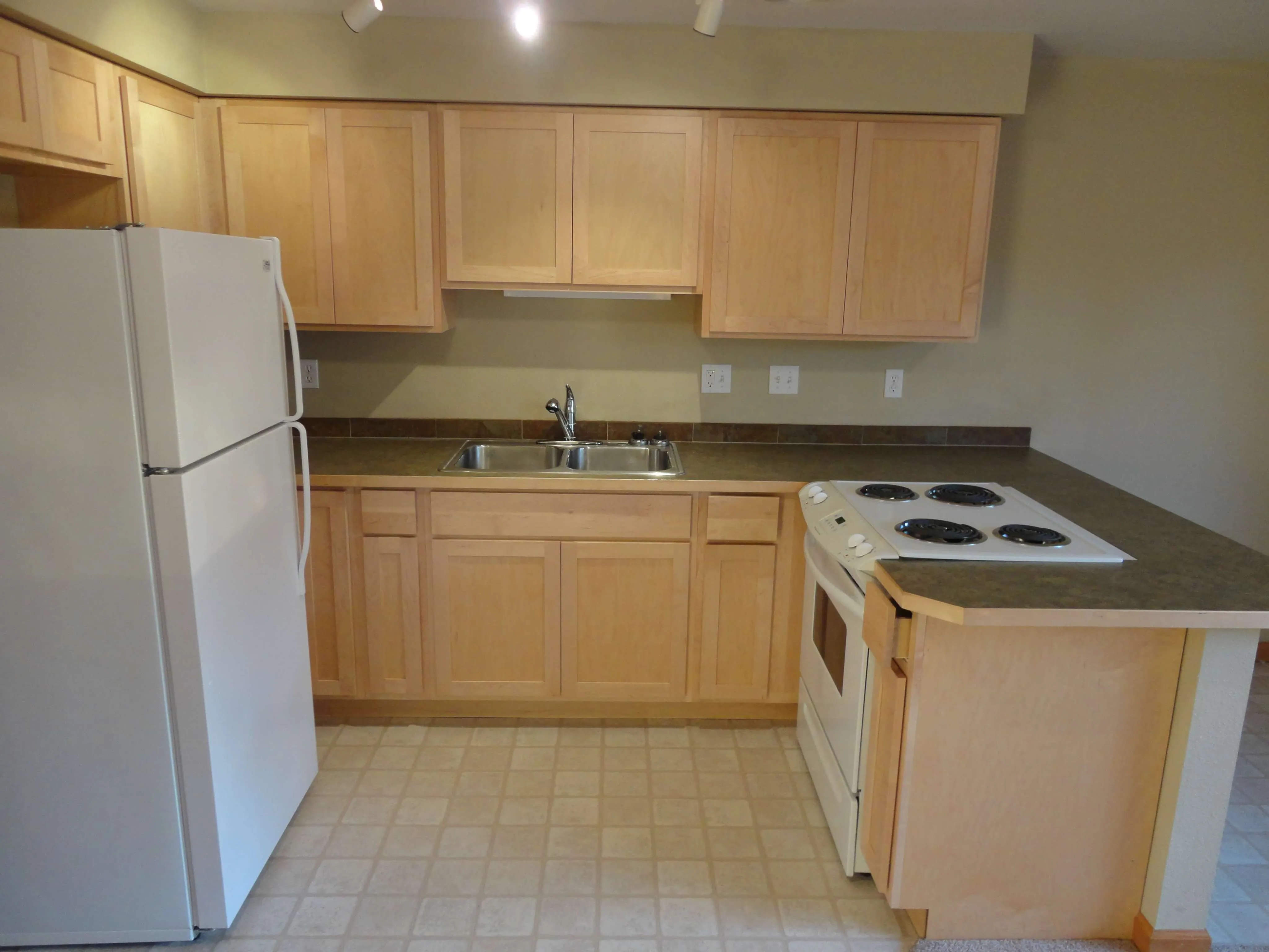 1 bedroom, 1 bathroom