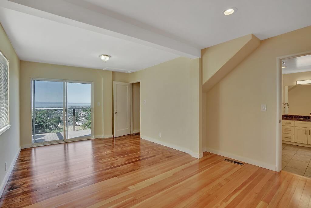 2x2 Bedroom