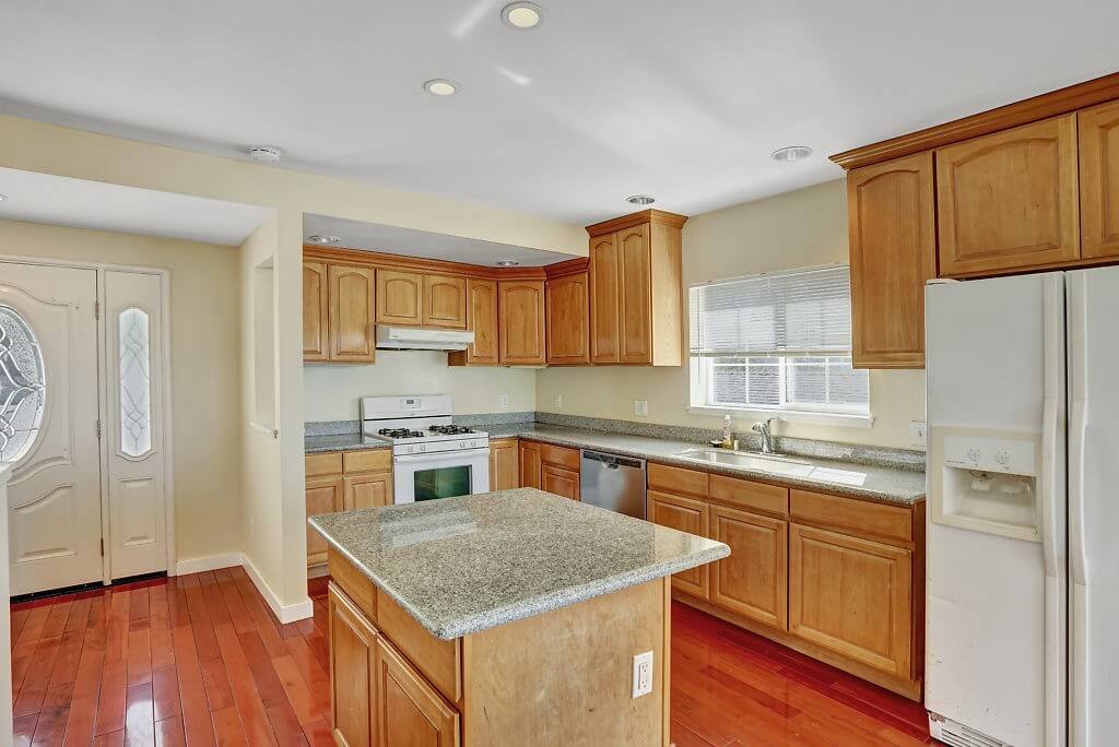 2x2 Kitchen