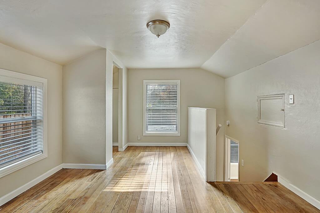 3x1 Upstairs