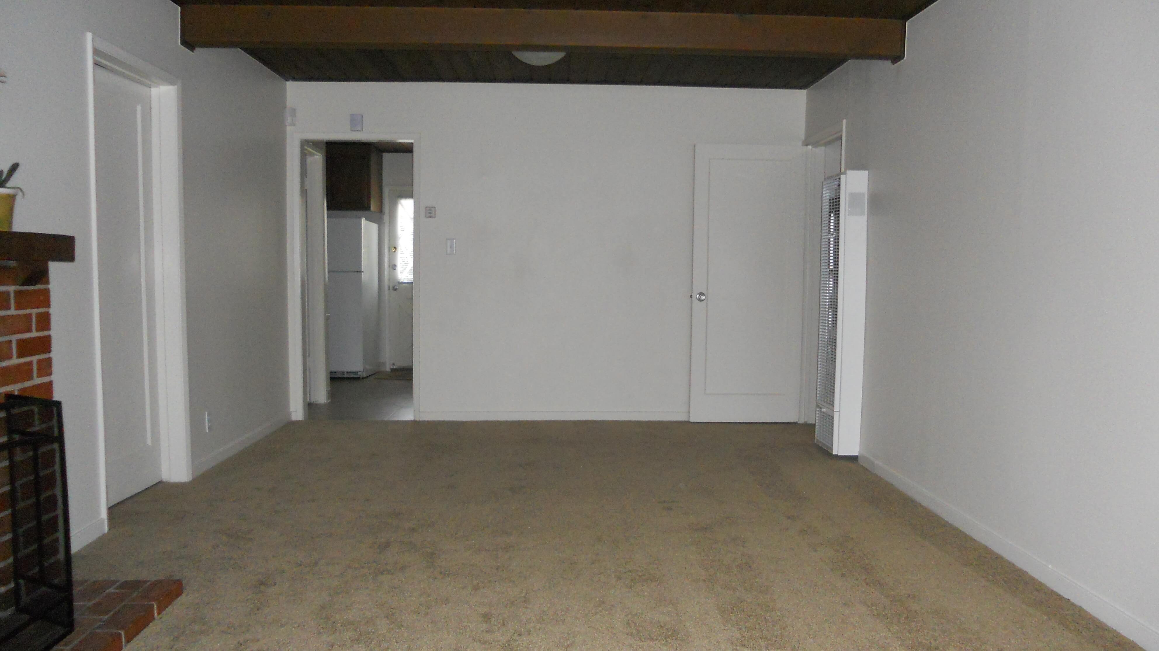 4x2 Living Room