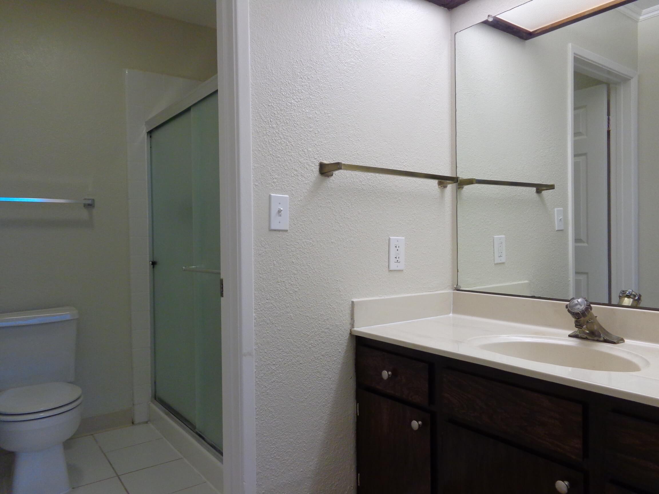 2x2 Bathroom