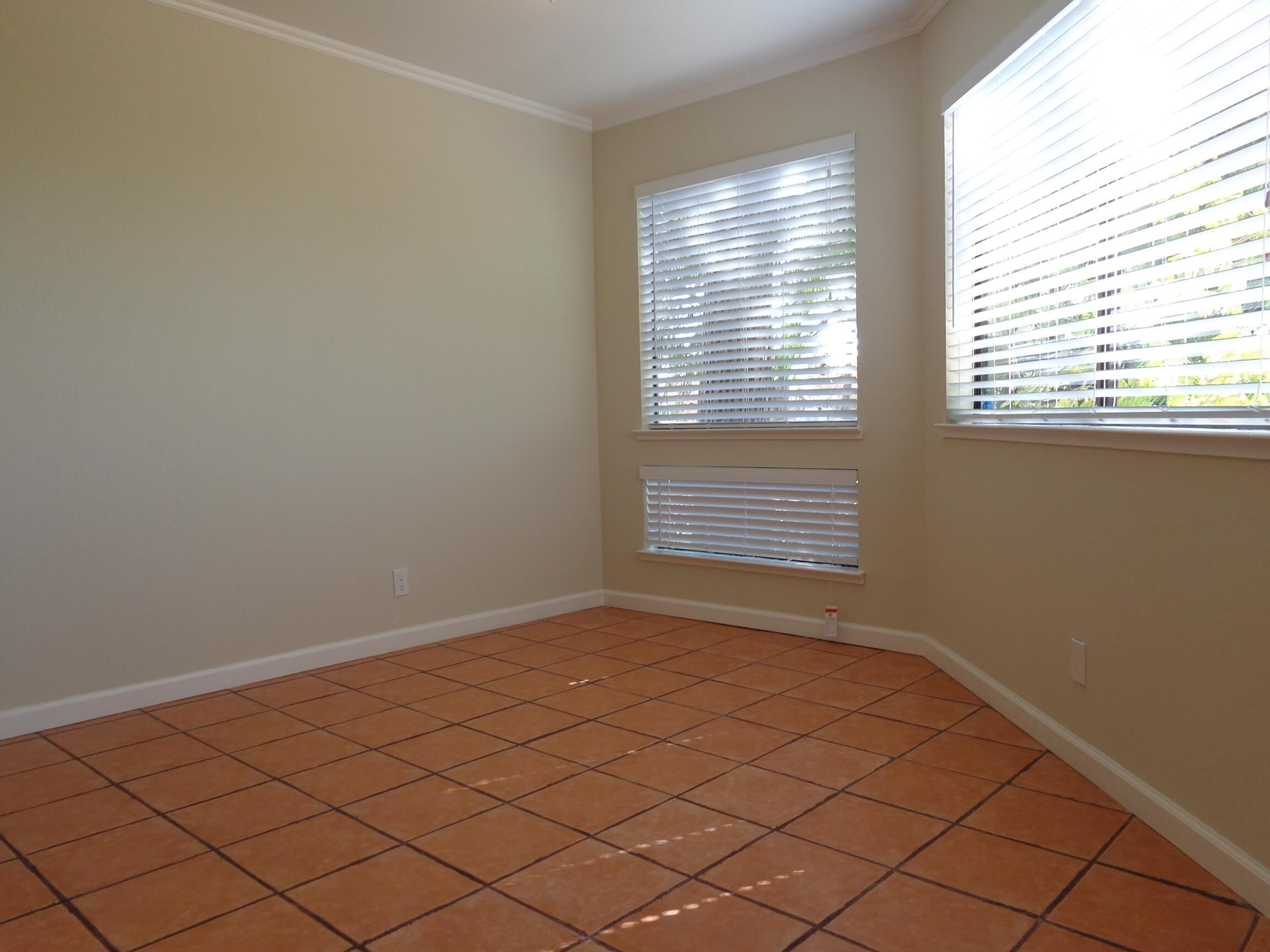 2x2 Breakfast Nook