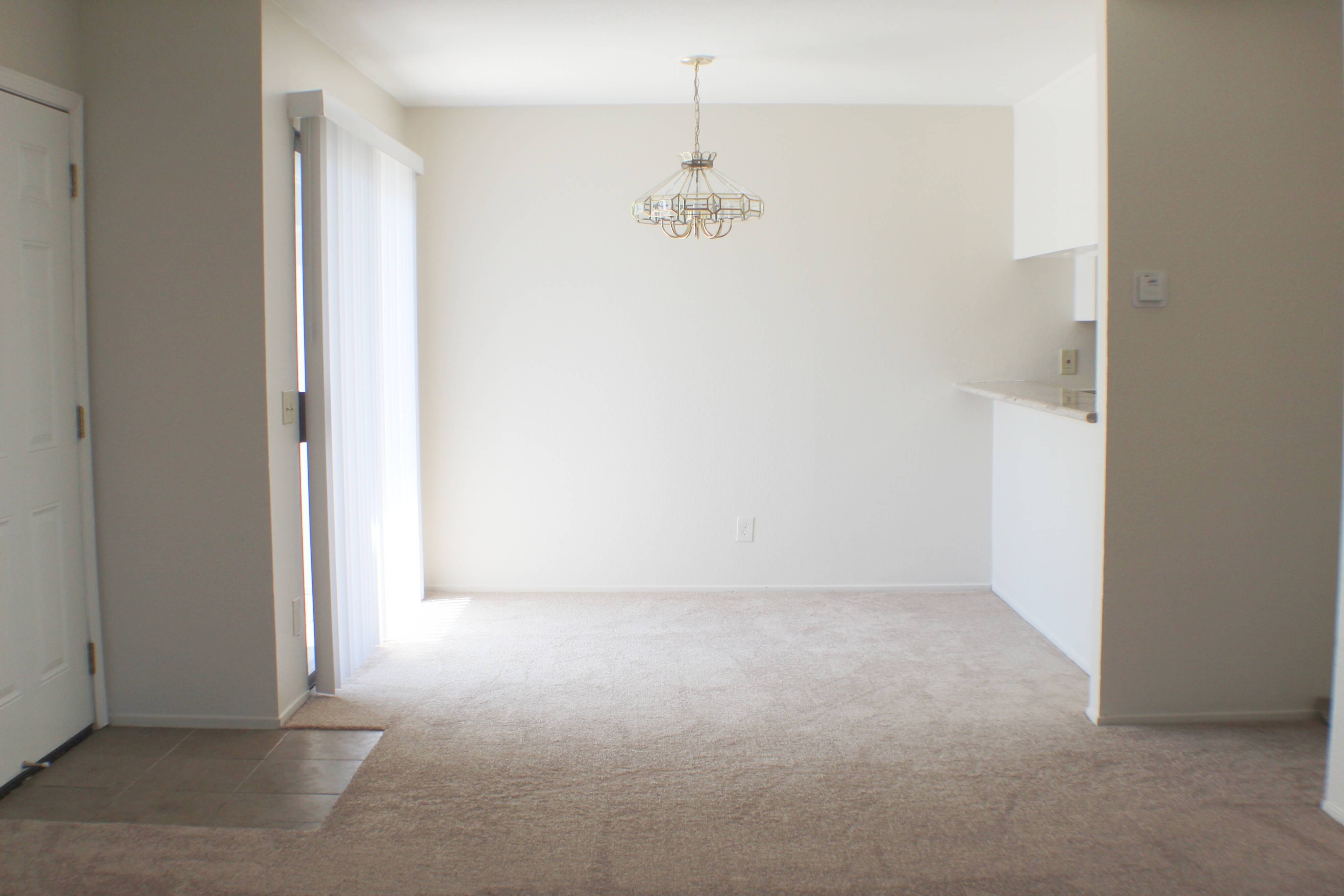 2x2 Dining Area