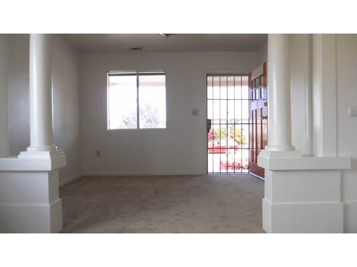 4x1 Living Room