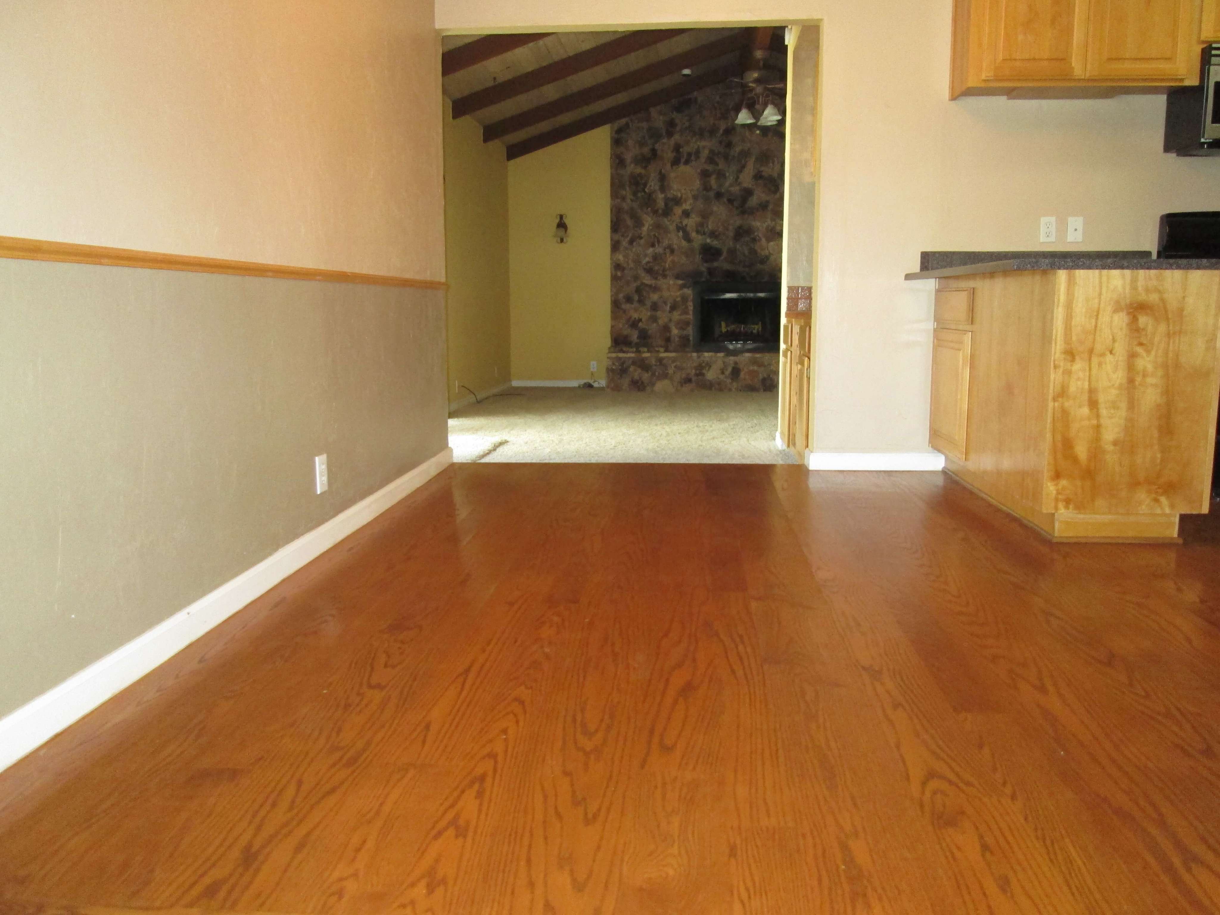 4x2 Dining Area