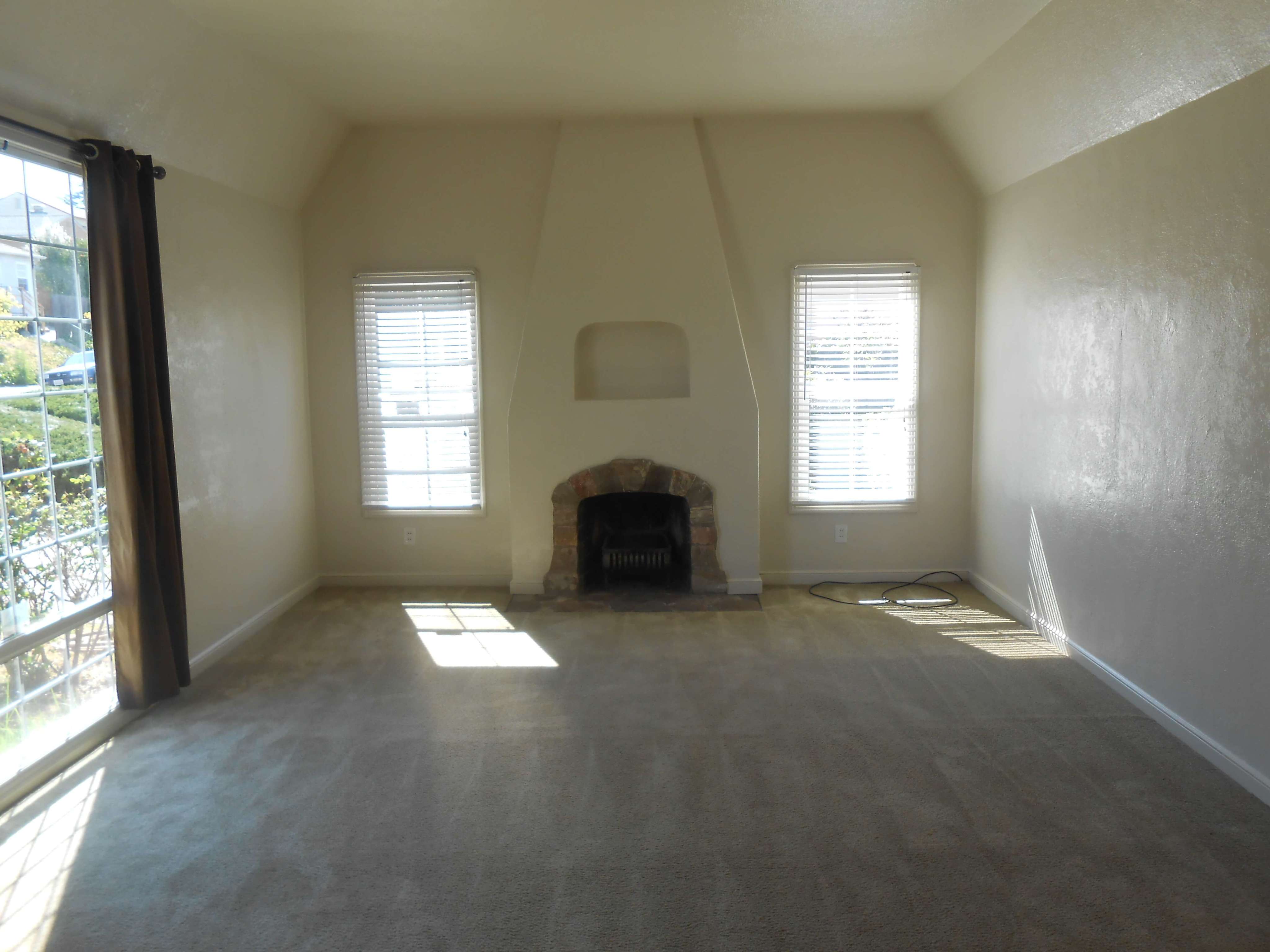 4x2 Living Room