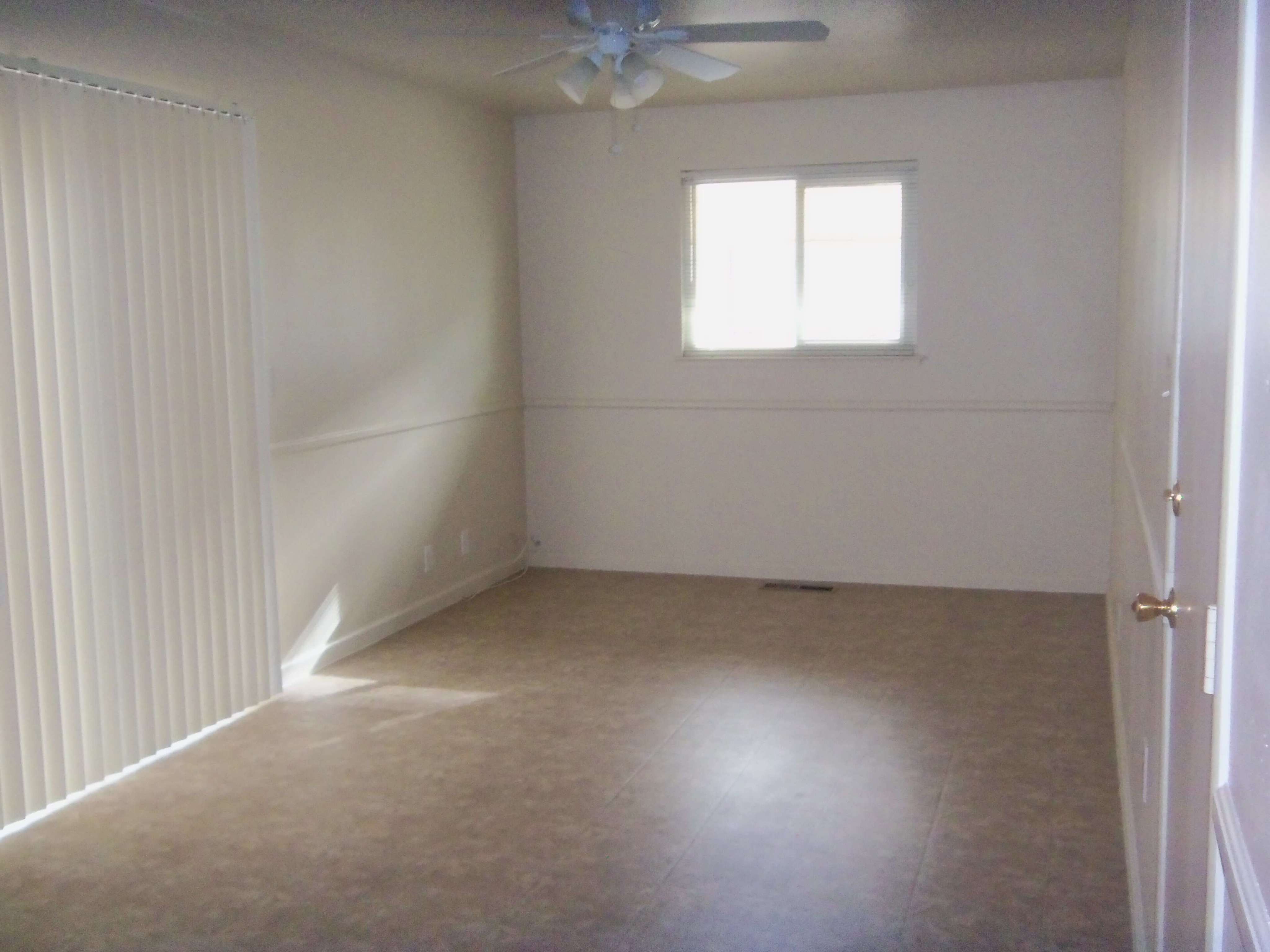 3x2 Dining Area