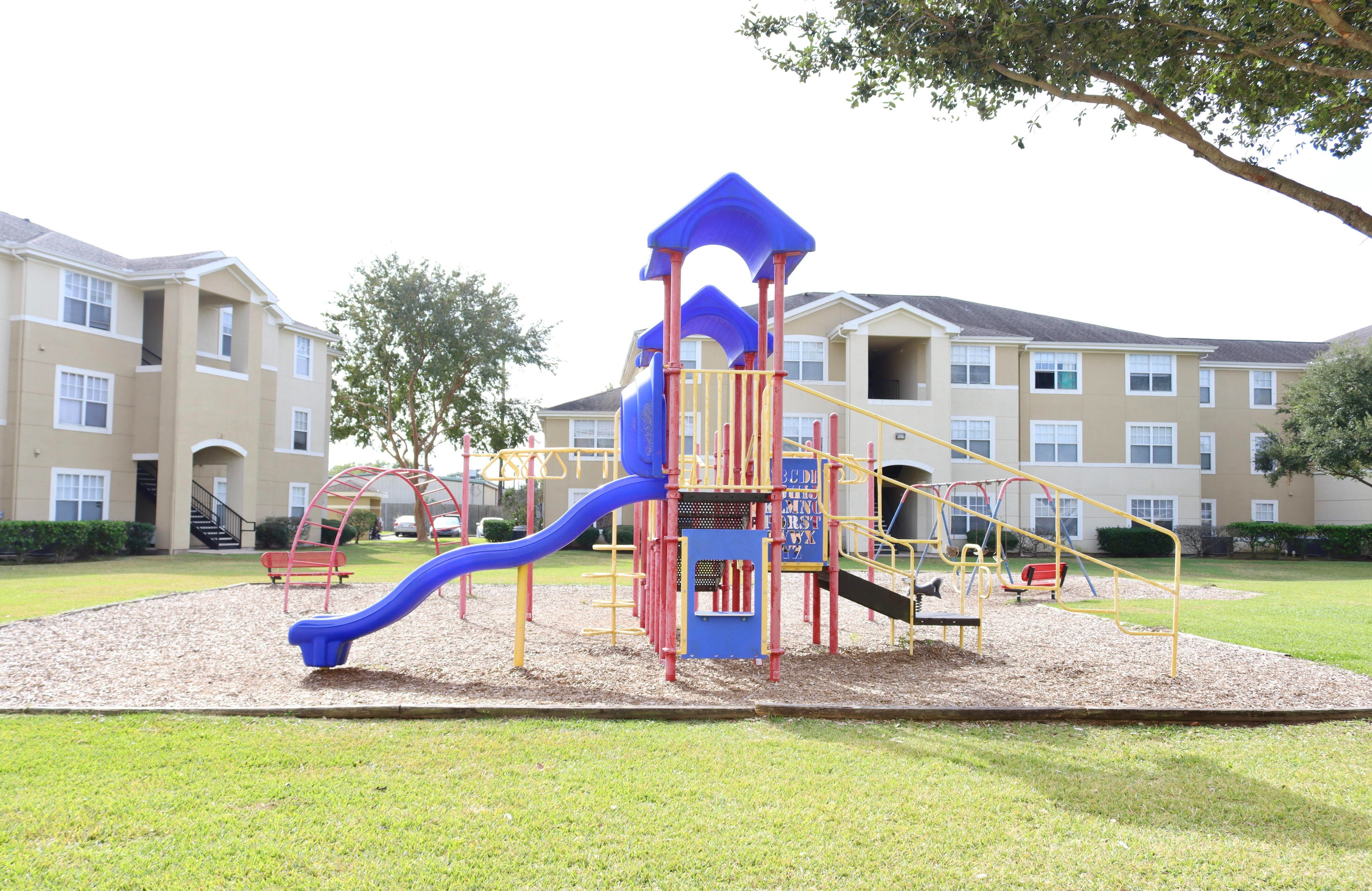 View Photos Matthew Ridge Apartments