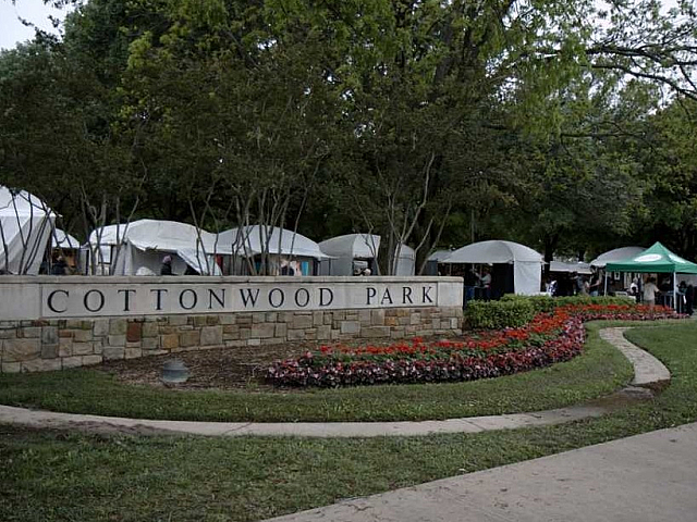 Cottonwood park Sign