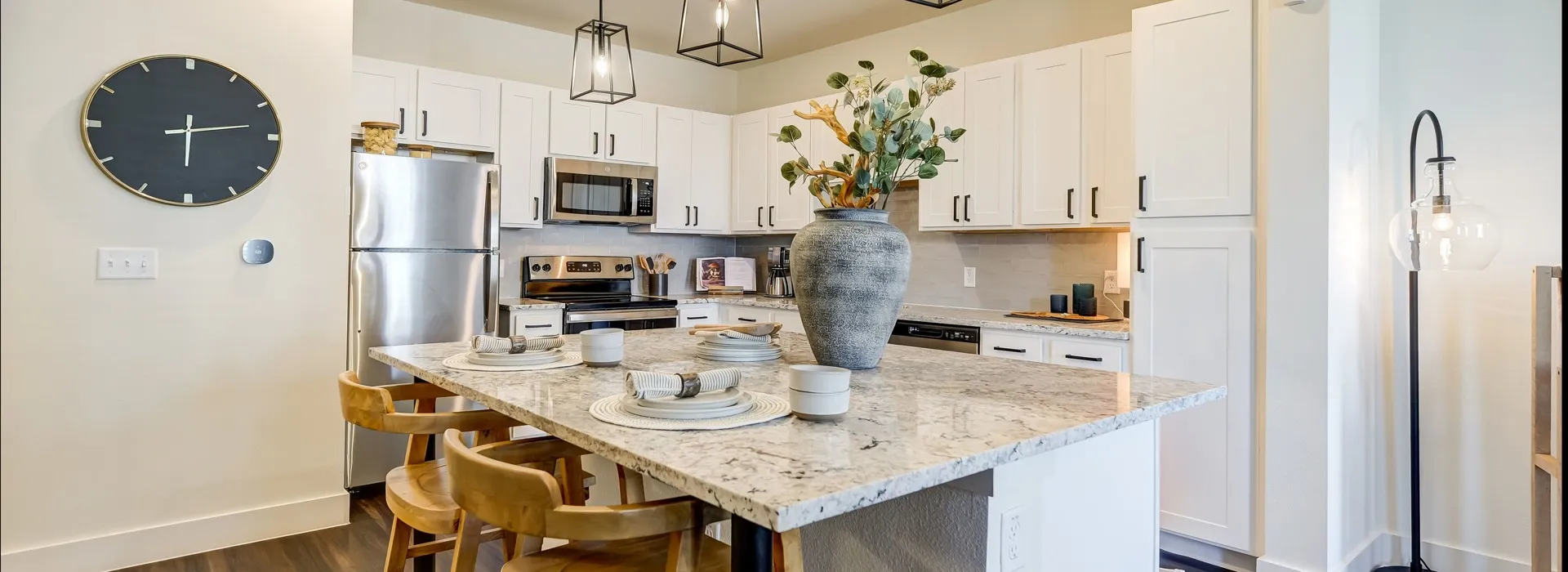 Brand new luxury apartments for rent in Prosper, TX with stainless steel appliances, quartz countertops, and custom cabinetry