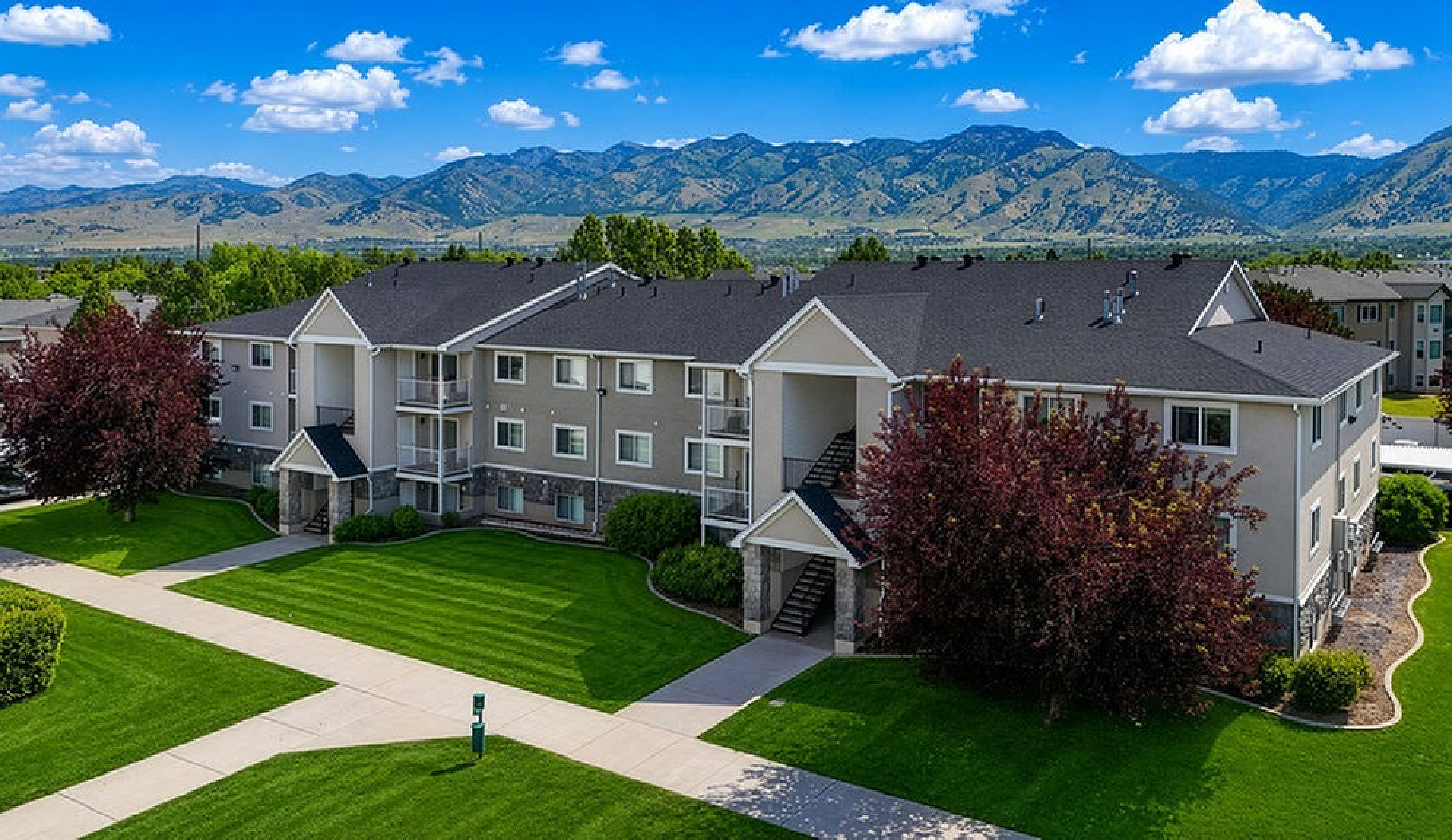 Oak Meadows - Scenic Apartment View