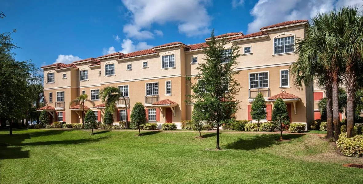 Vie Villas at Boca Raton | Off-Campus Housing | Co-Living Style Townhomes | Vie Management