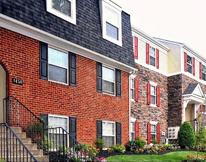 Woodlawn Village