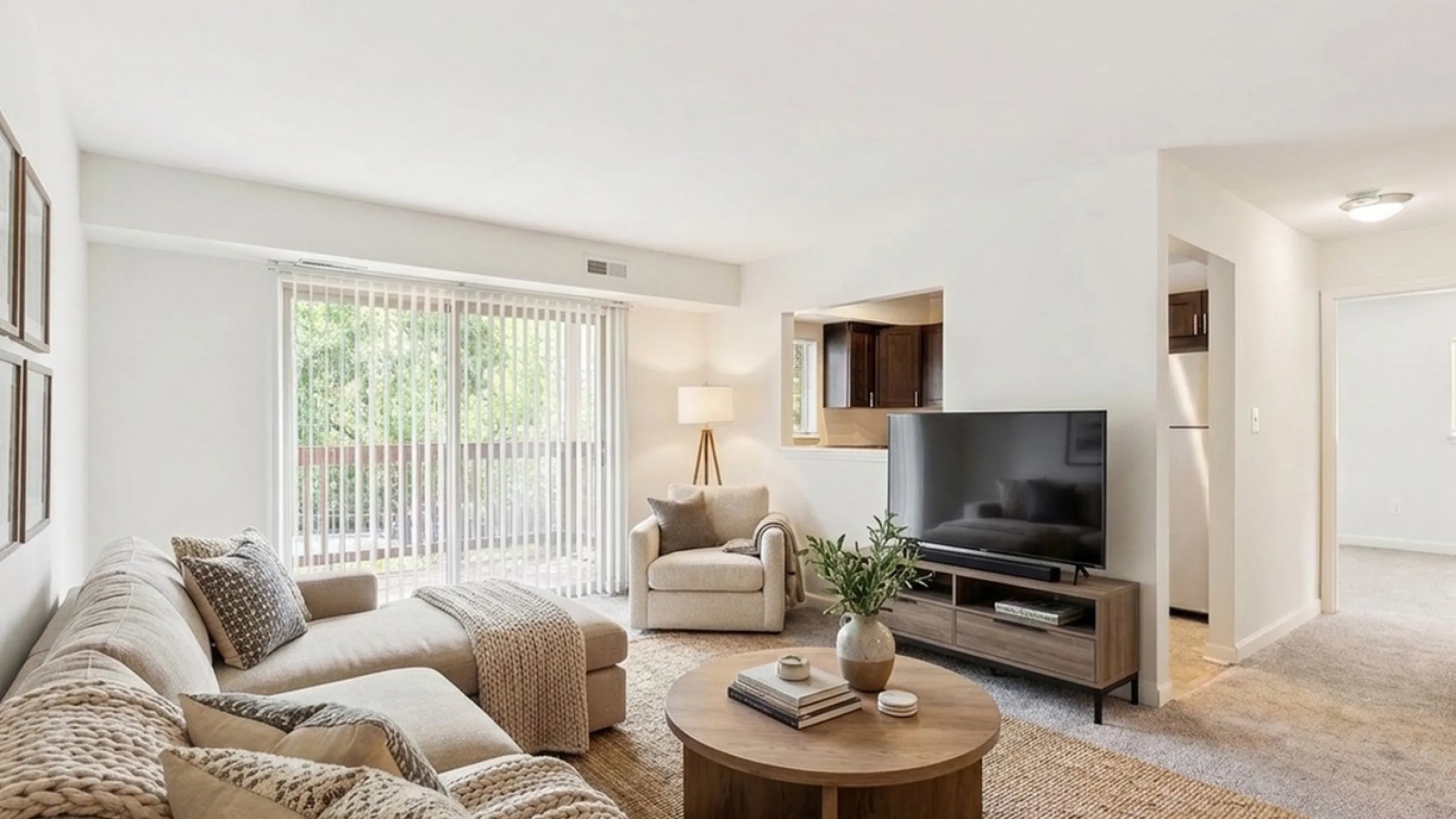 Montrose Manor Living Room
