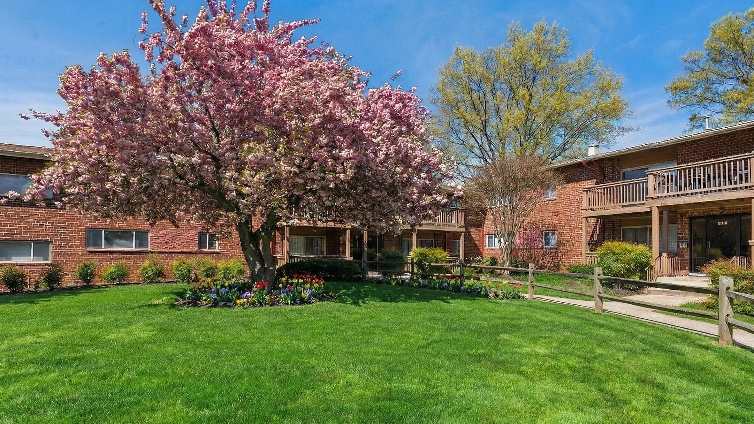 Clarke Manor Landing