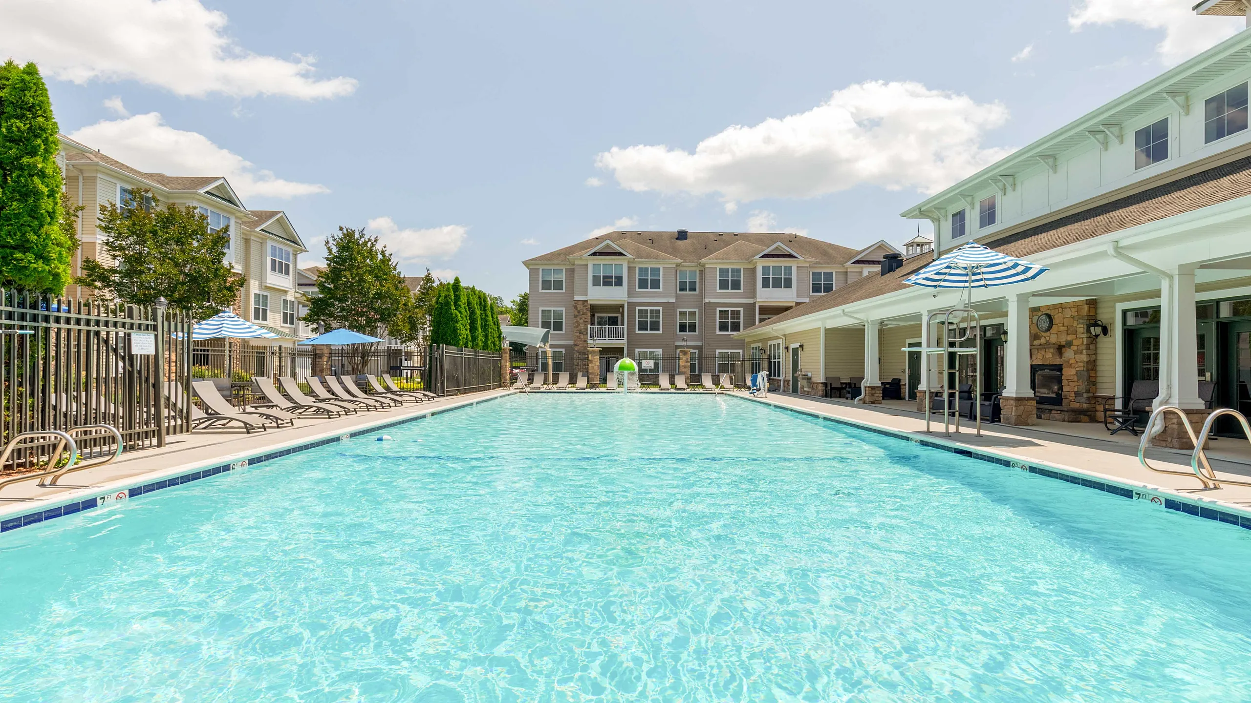 Riverside Apartments and Townhomes Pool Deck