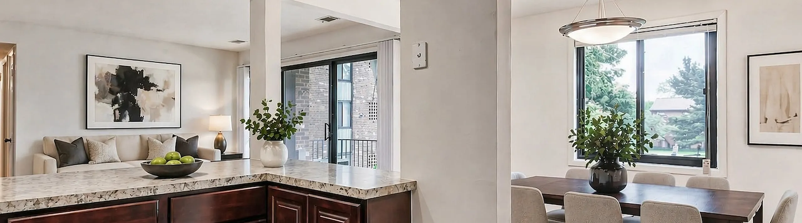 Breakfast Bar and Dining Room