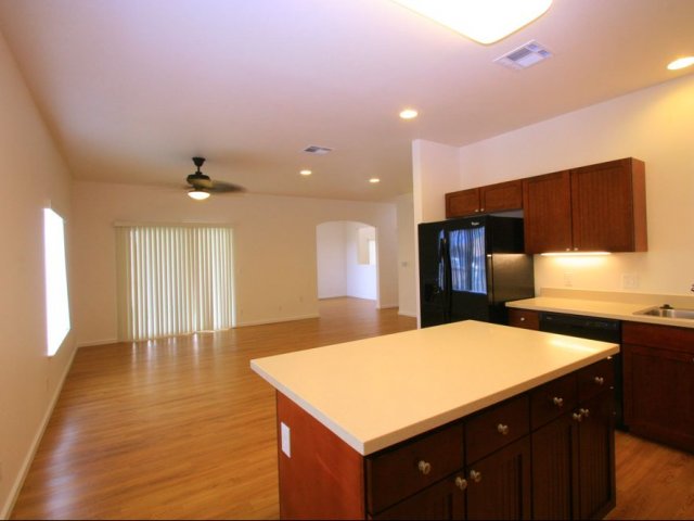 5-bedroom new single family home on FTSH, AMR, large ktichen, cherry cabinets, corian countertop