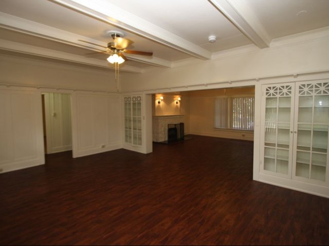 5-bedroom historic woodie on Schofield, dining room