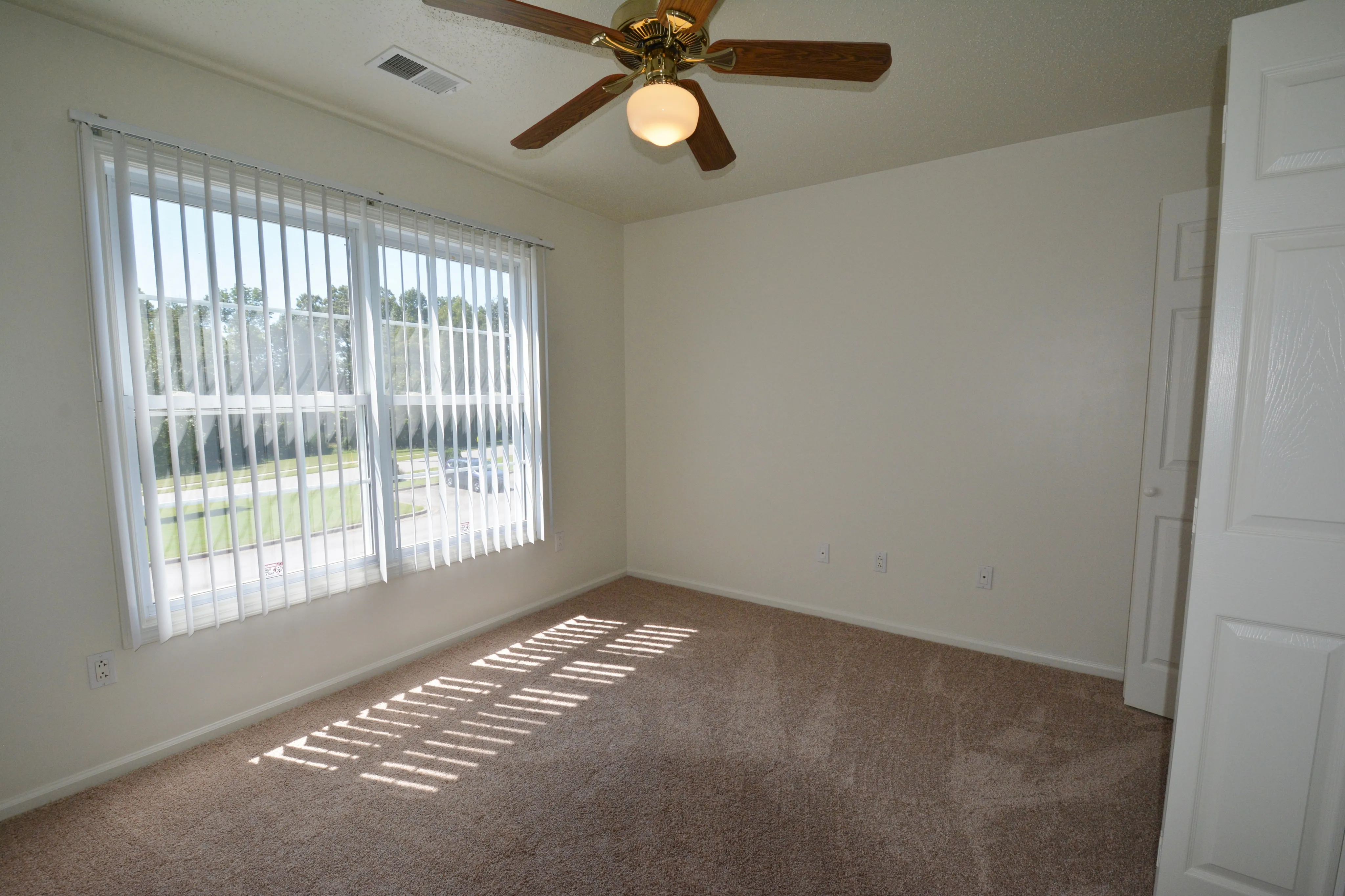 Spacious Bedroom | Fort Campbell KY Apartment Homes | Campbell Crossing