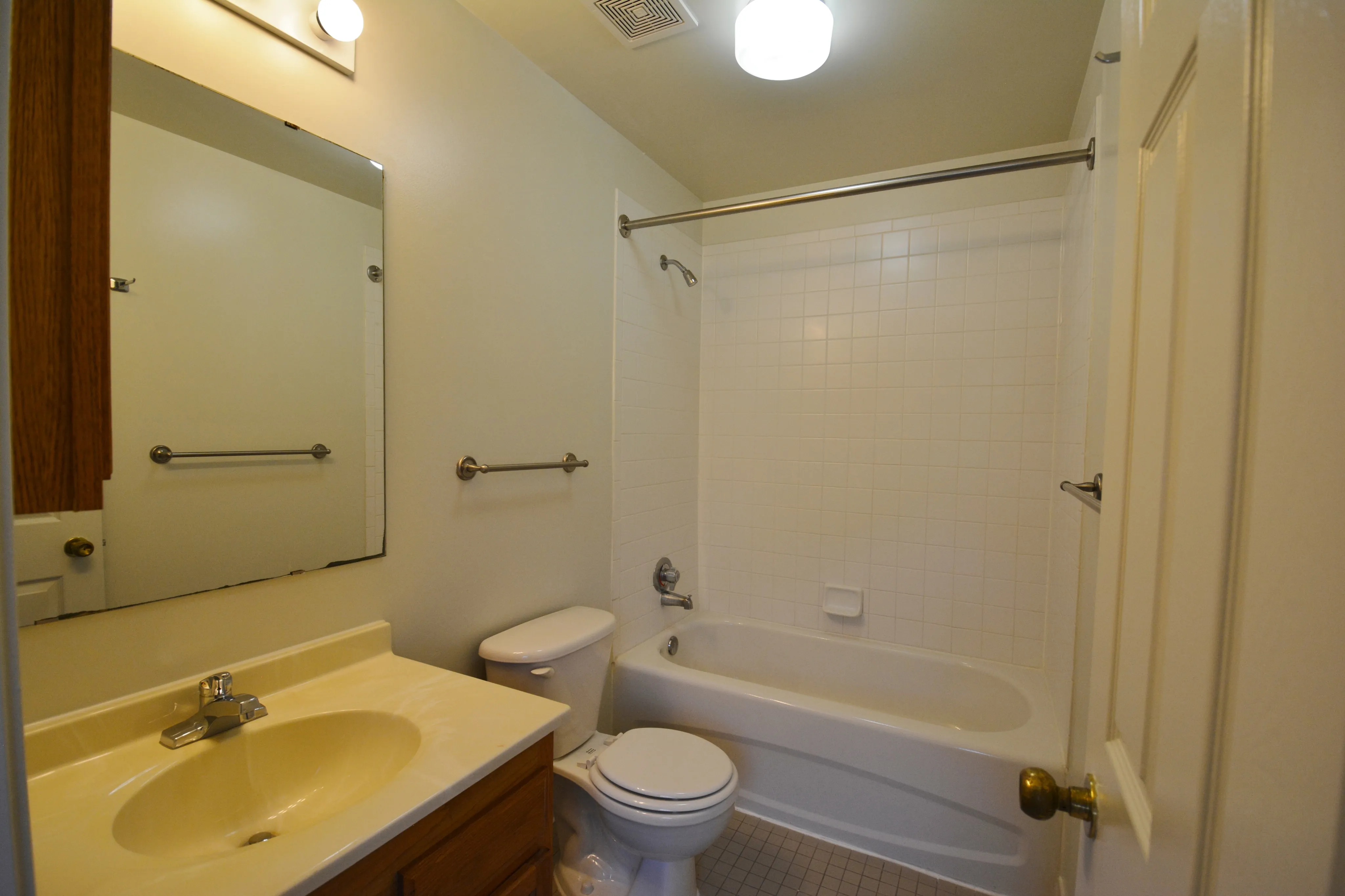 Elegant Bathroom | Apartments in Fort Campbell, KY | Campbell Crossing