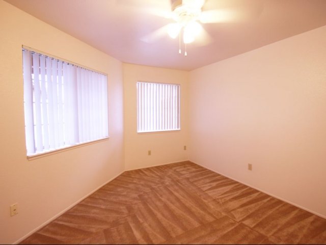 2-Bedroom in Helemano, single story townhome, second bedroom