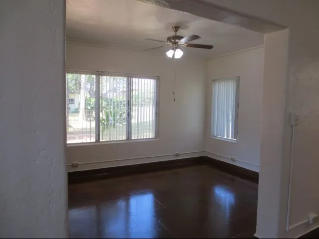2-bedroom historic single family hom, front entry with polished concrete floor