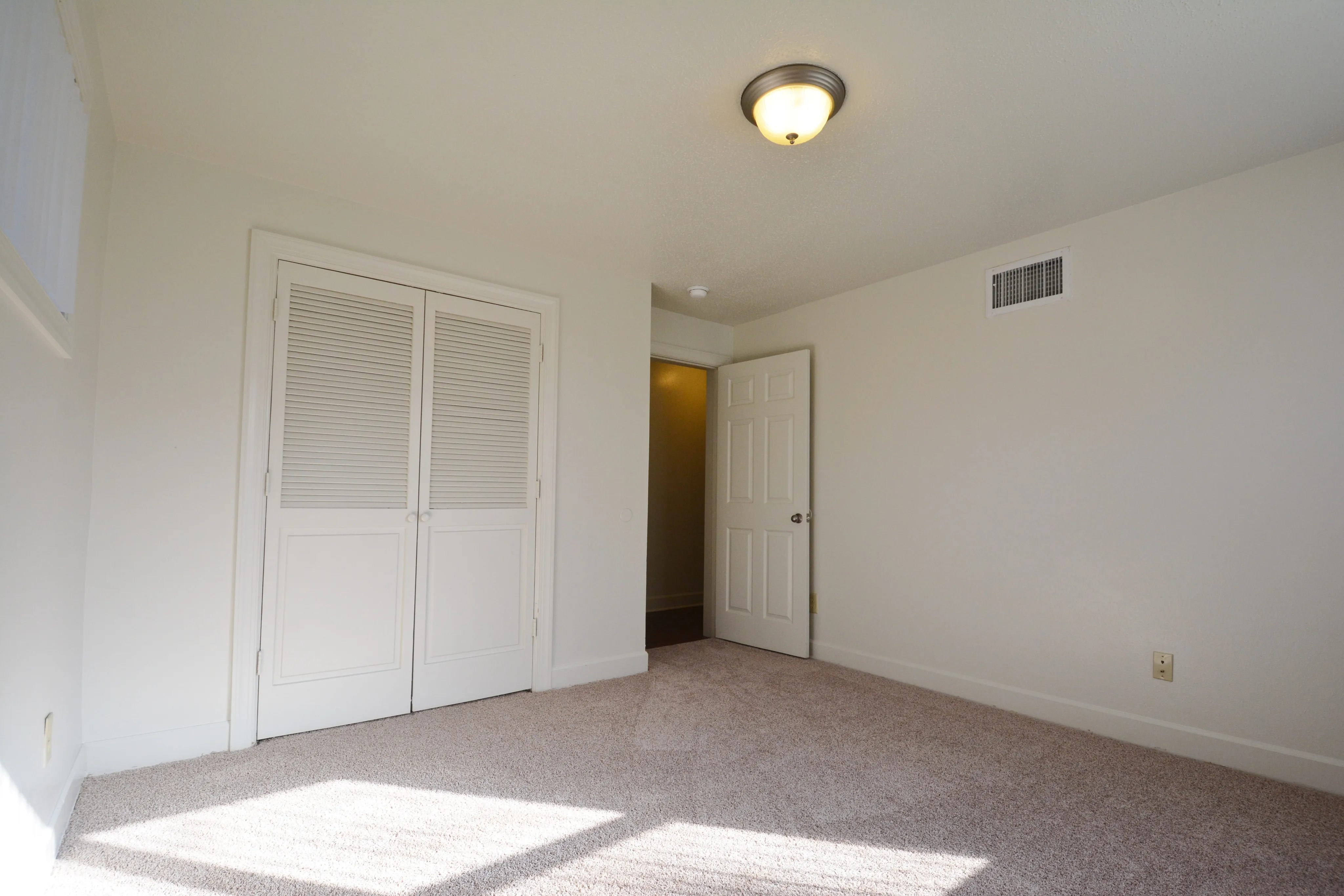 Spacious Bedroom | Fort Campbell KY Apartment Homes | Campbell Crossing