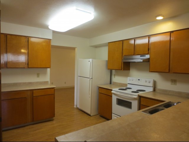 5-bedroom townhome. large kitchen with ample storage