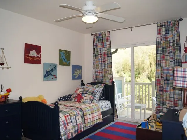 4-bedroom two story multiplex towhome on FTSH, AMR, bedroom
