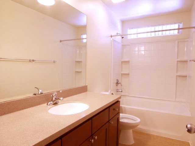 4-bedroom two story single family home on FTSH, AMR, bathroom