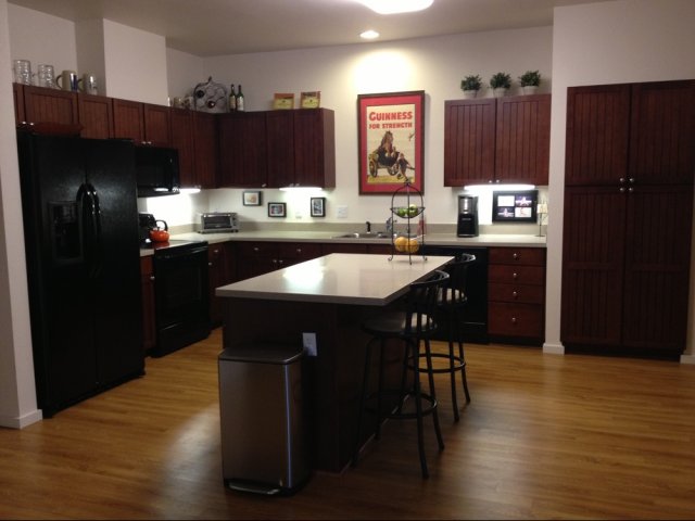 4-bedroom two story single family home on FTSH, AMR, kitchen with ample storage