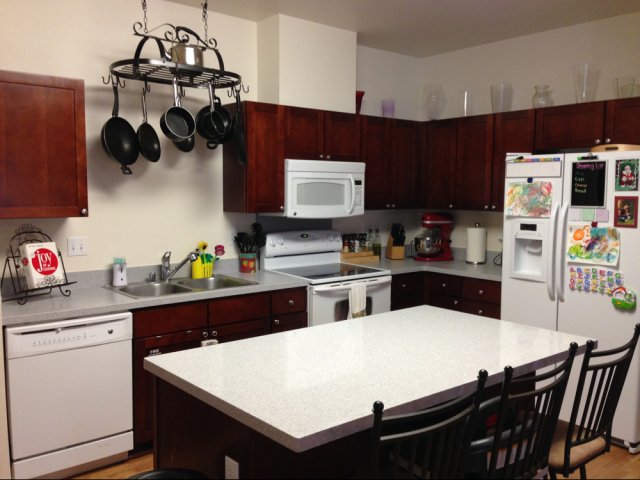 4-bedroom two story duplex townhome, large kitchen