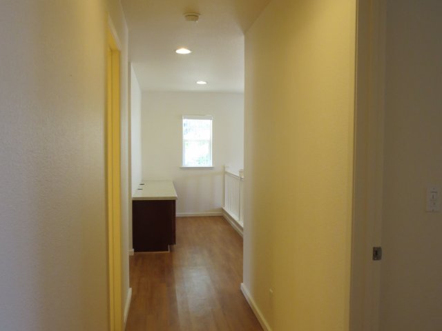 4-bedroom SO home on FTSH, Simpson Wisser, second floor hallway